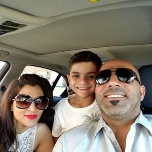 Meet your Posher, Hella